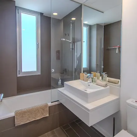 2br Penthouse With Spectacular Views! *